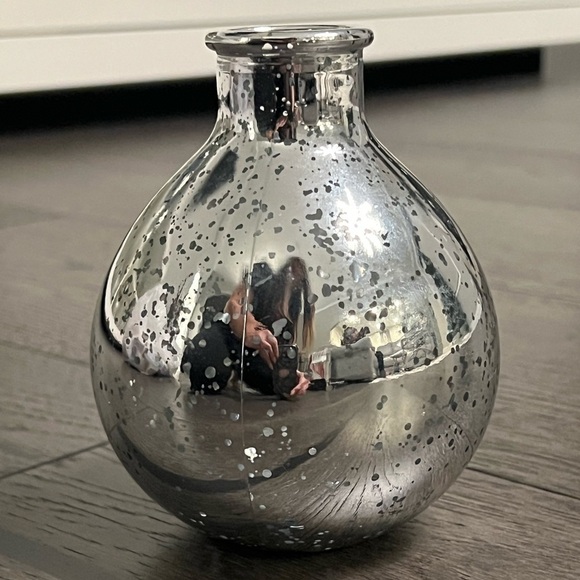 Small Silver Speckled Circular Vase - Picture 1 of 2